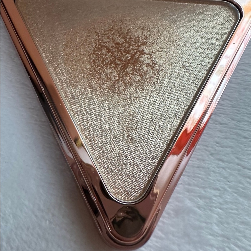 LYS Beauty Gold Champagne Highlighter